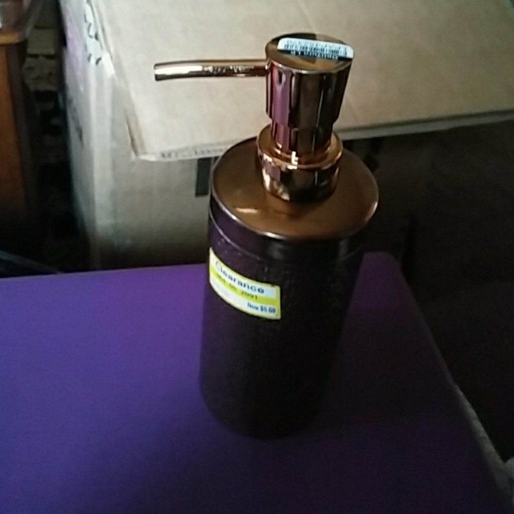 Soap pump gold porcelain